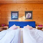 Hébergement de vacances In Eben With Panoramic Mountain Views *