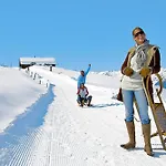 In Eben With Panoramic Mountain Views *
