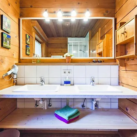 In Eben With Panoramic Mountain Views 이븐임포구아