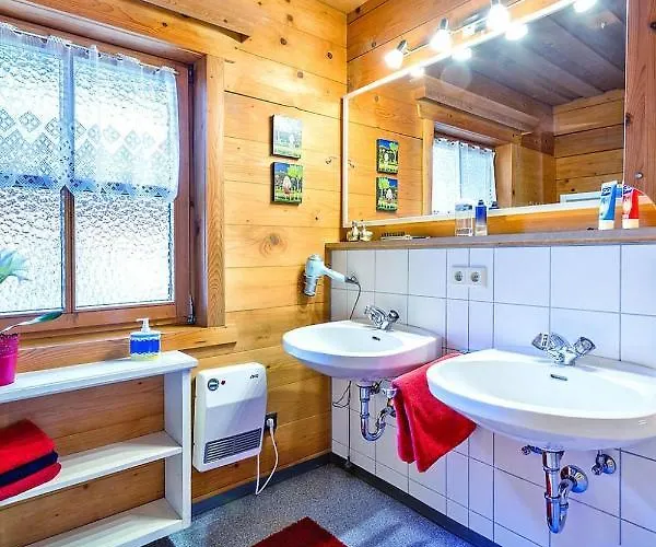 In Eben With Panoramic Mountain Views * エーベン・イム・ポンガウ